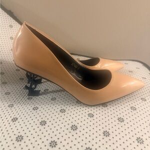 Saint Laurent Beige Heels with Black Monogram
